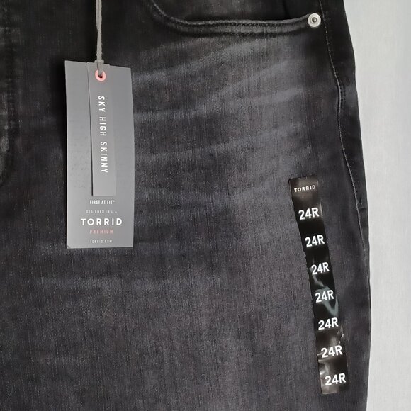 Torrid Jeans Women's Plus Size 24R Black Sky-High Skinny Denim Pants NWT - Picture 7 of 9